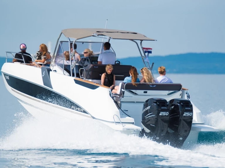 Pronájem lodi Bénéteau Flyer 8.8 SPACEdeck v Trogir na Samboatu