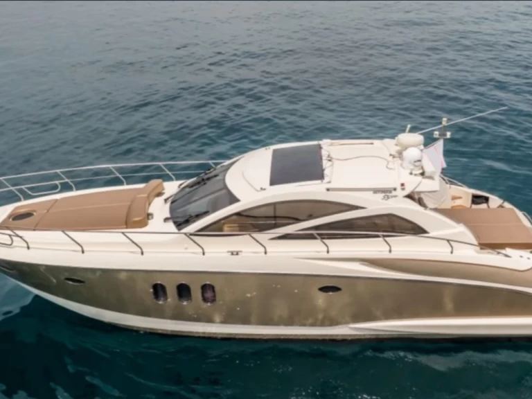 Pronajmout si Astondoa Astondoa 53 HT v Portofino