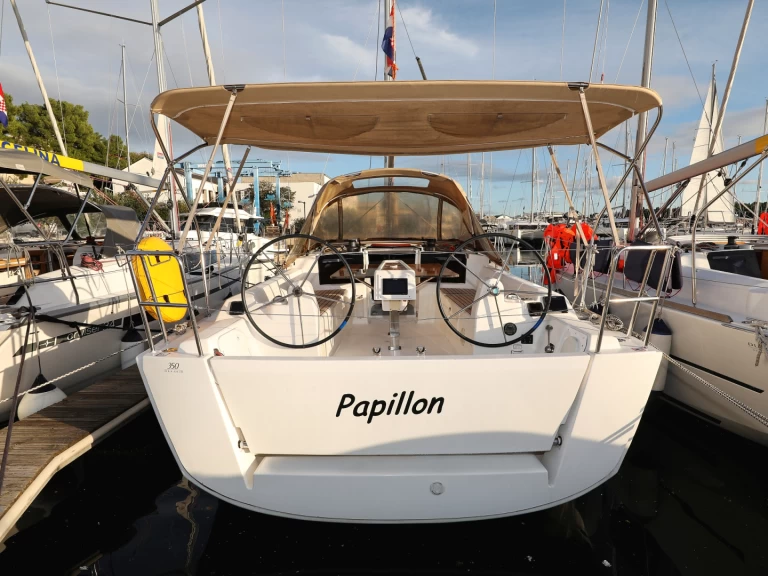 Pronájem lodi Dufour Dufour 350 Grand Large v Trogir na Samboatu