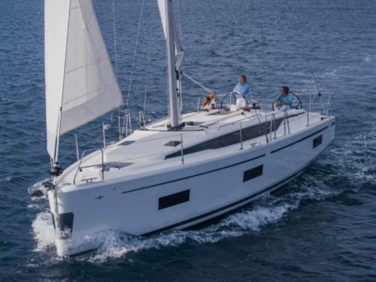 Pronajmout si Bavaria Bavaria C42 v Skiathos