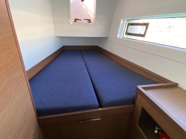 Pronájem lodi Capo d'Orlando lákavé ceny Lagoon 40