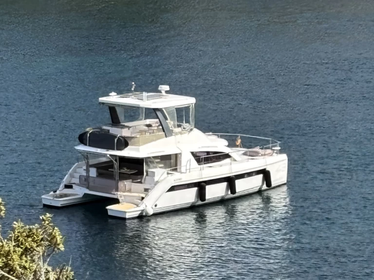 Motorová loď k pronájmu v Hyeres za nejlepší cenu