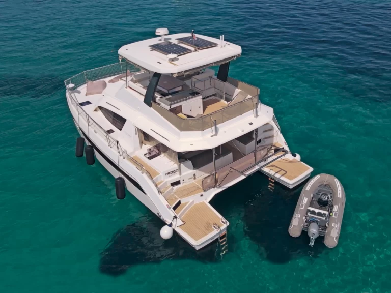 Leopard Leopard 43 Powercat jednotlivci a charterové společnosti v Hyeres