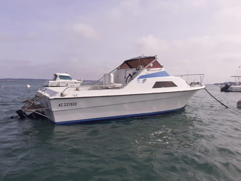 Motorová loď k pronájmu v Lège-Cap-Ferret za nejlepší cenu