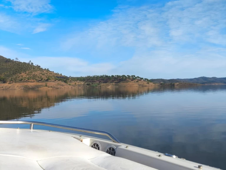 Pronajmout si Glastron SSV 215 v Ferragudo