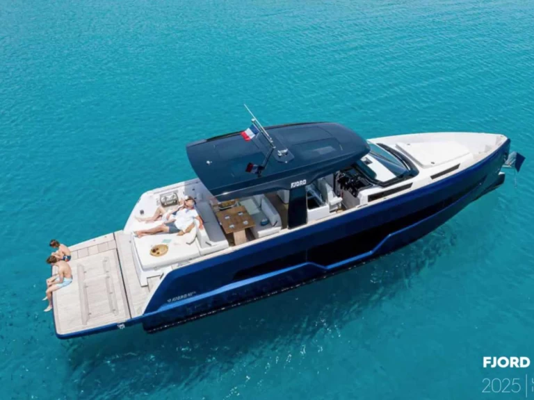 Pronájem lodi Fjord 41XL v Marina Botafoch na Samboatu