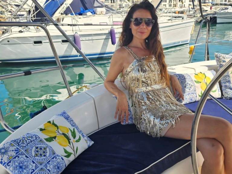 Pronájem lodi Hunter Hunter 376 v Puerto Banús na Samboatu