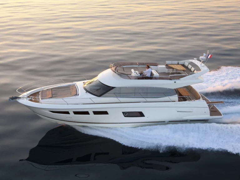 Sunseeker Sunseeker 60 jednotlivci a charterové společnosti v Saint-Tropez
