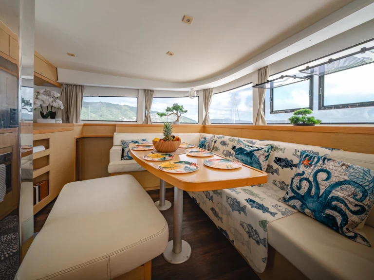 Pronájem Katamarán Lagoon s licencí