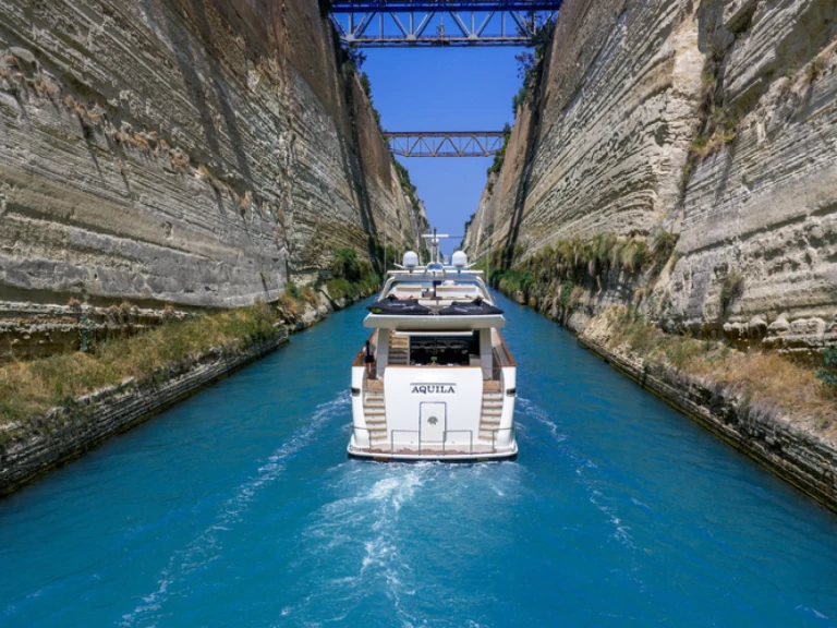 Pronajmout Jachta se skipperem či ne FA Custom v Piraeus