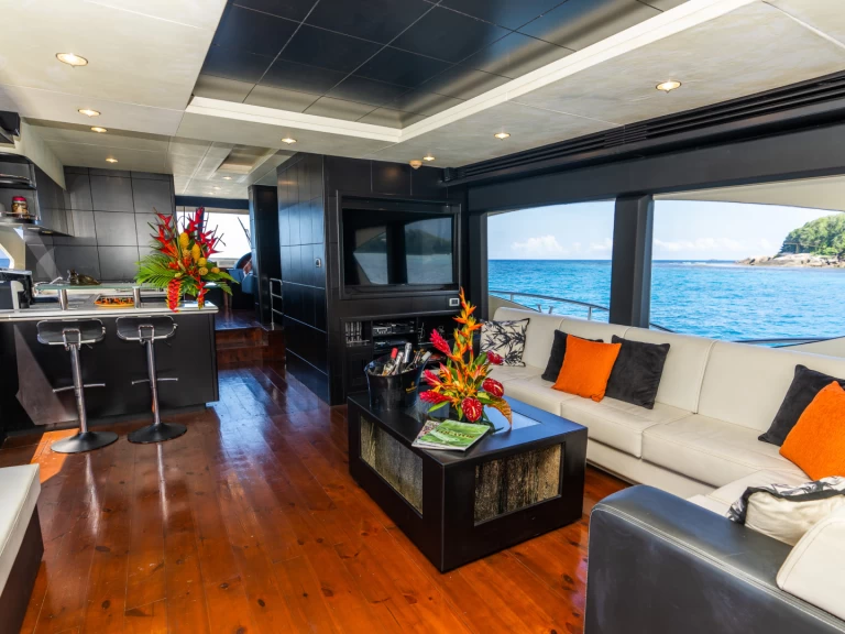 Pronájem Jachta DURETTI s licencí