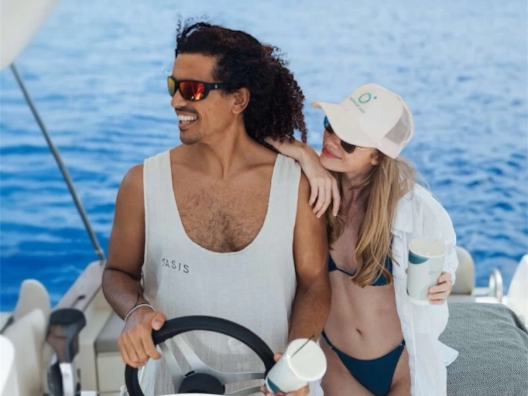 Pronájem jachty v Latchi -Capelli Cap 28 WA na Samboatu