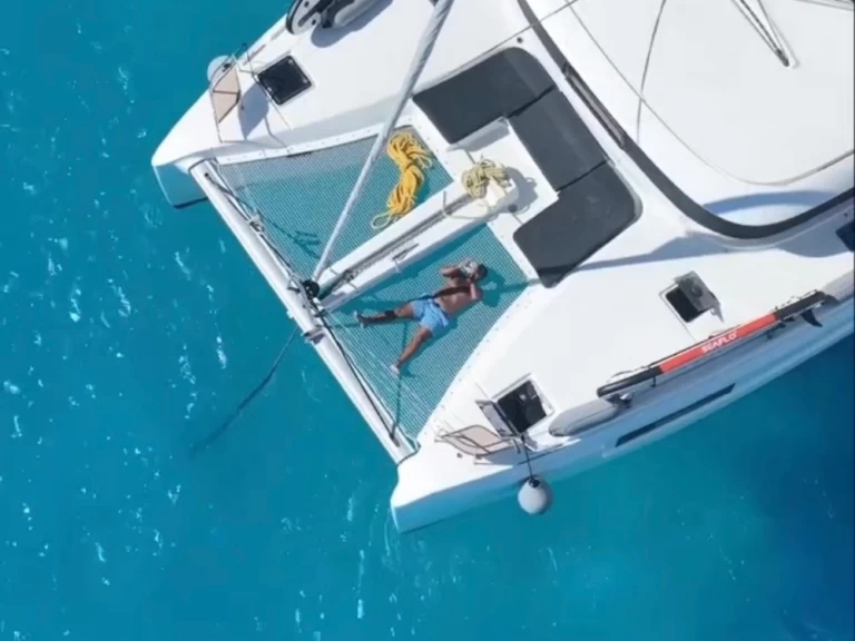 Katamarán k pronájmu v Parikia za nejlepší cenu