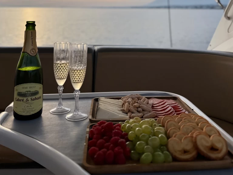 Princess v45 jednotlivci a charterové společnosti v Marbella