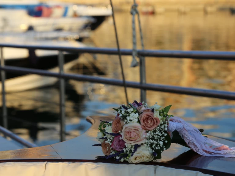 Custom Made OMEGA jednotlivci a charterové společnosti v Atény