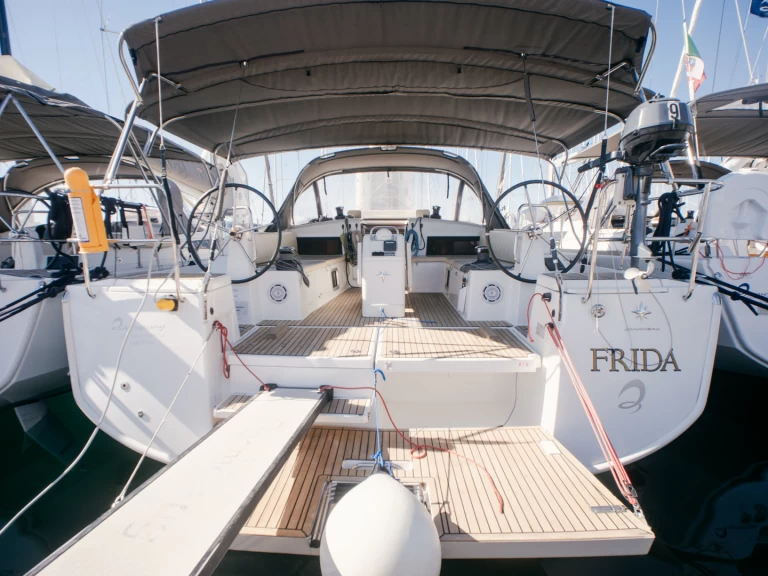 Pronájem lodi Olbia lákavé ceny Sun Odyssey 490