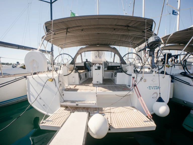 Pronájem lodi Jeanneau Sun Odyssey 490 v Olbia na Samboatu