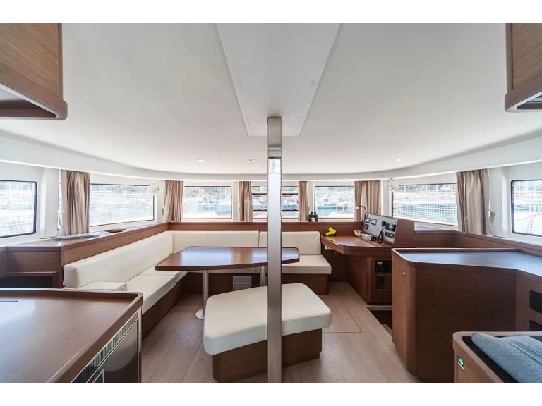 Pronájem lodi Lagoon Lagoon 42 v Capo d'Orlando na Samboatu