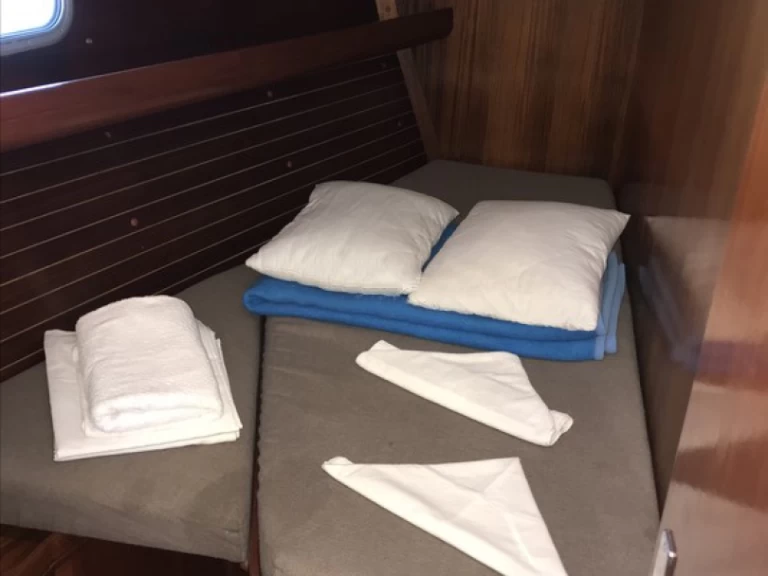 Pronajmout si Elan Elan 45 v Vlycho