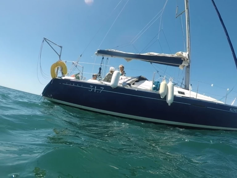 Bénéteau First 31.7 jednotlivci a charterové společnosti v Lisabon