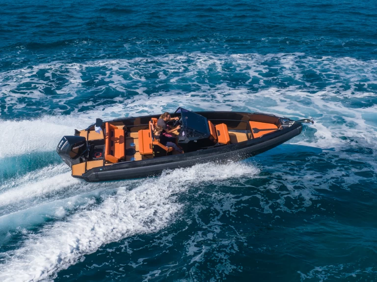 Pronajmout Motorová loď se skipperem či ne  v Pórto Chéli