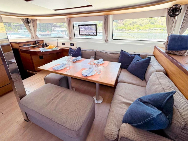 Pronájem jachty v Britské Panenské ostrovy -Lagoon KERRY LEE na Samboatu