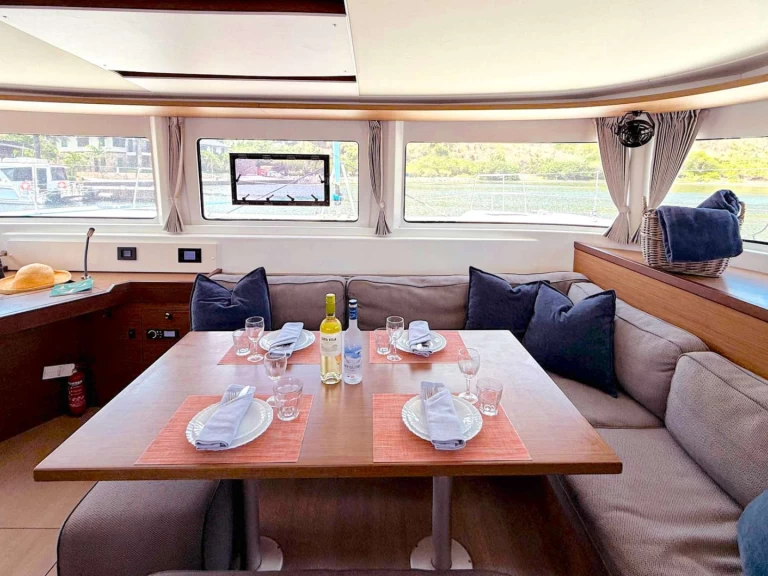 Pronájem lodi Britské Panenské ostrovy lákavé ceny KERRY LEE