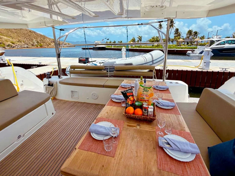 Pronájem lodi Lagoon KERRY LEE v Britské Panenské ostrovy na Samboatu