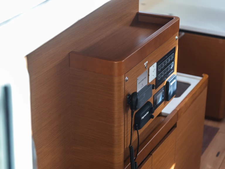 Pronajmout Plachetnice se skipperem či ne Jeanneau v Olbia