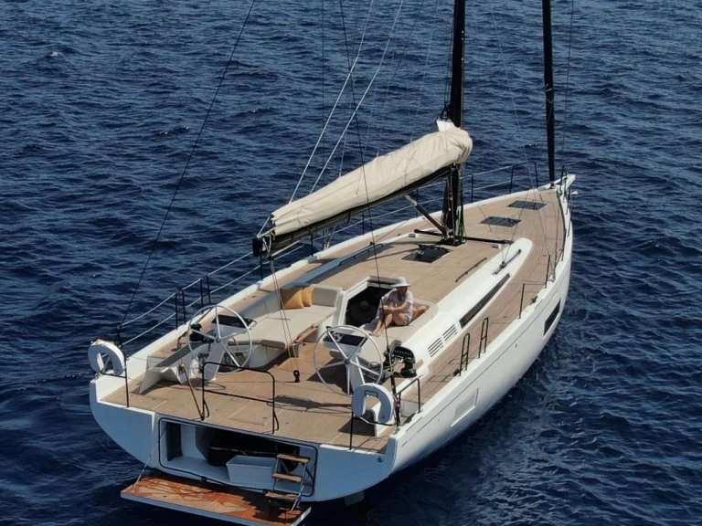 Pronájem lodi Bénéteau First 53 v Cugnana Verde na Samboatu