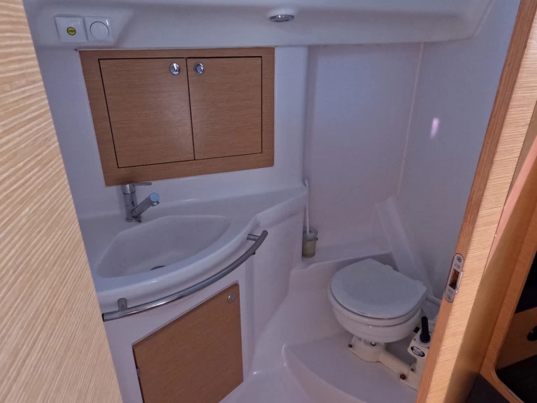 Pronájem lodi Izola lákavé ceny Elan 354 Impression