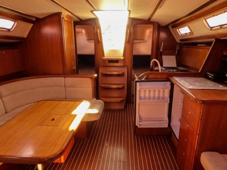 Triplast Y40 jednotlivci a charterové společnosti v Izola