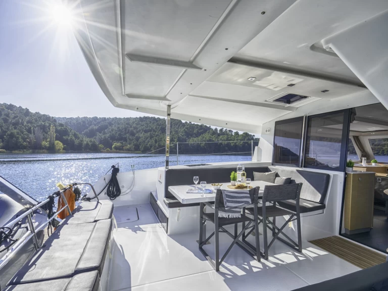 Pronájem Katamarán Fountaine Pajot s licencí