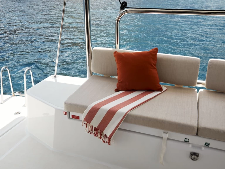 Pronajmout Katamarán se skipperem či ne Bali v Pirovac