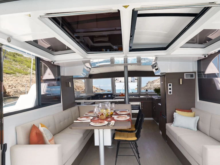 Pronájem Katamarán Bali s licencí