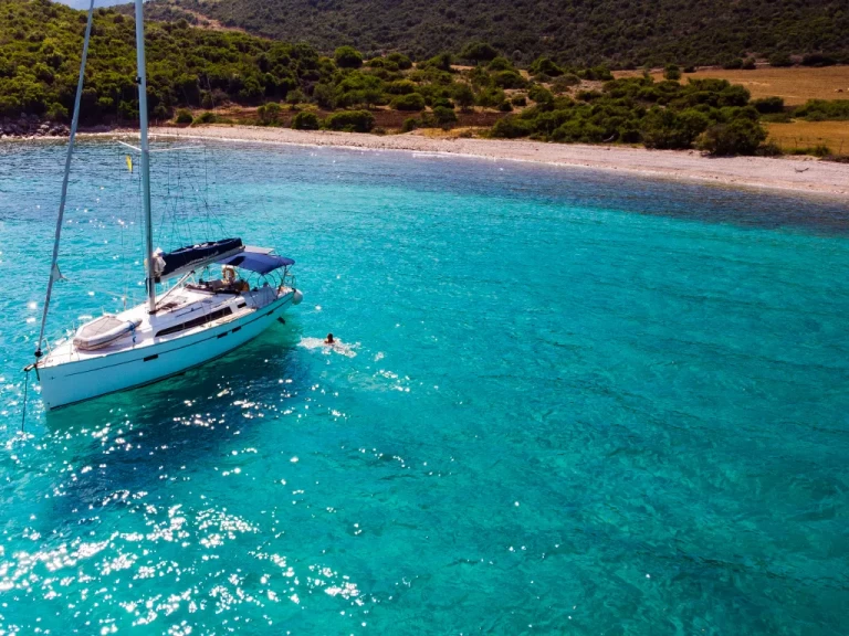 Pronájem jachty v Nikiána -Bavaria Bavaria 46 Cruiser na Samboatu