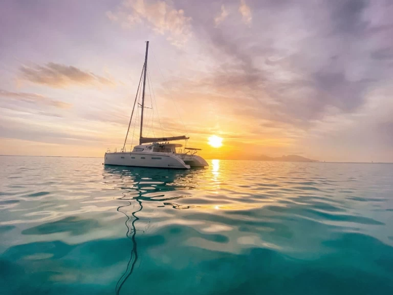 Pronájem Katamarán v Atény -Lagoon Lagoon 42