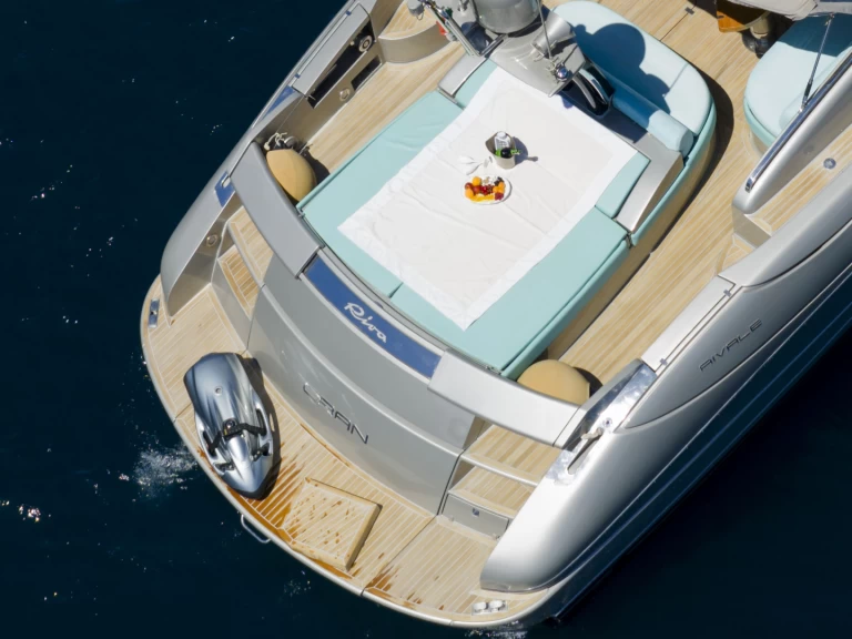 Pronajmout Jachta se skipperem či ne Riva v Itálie