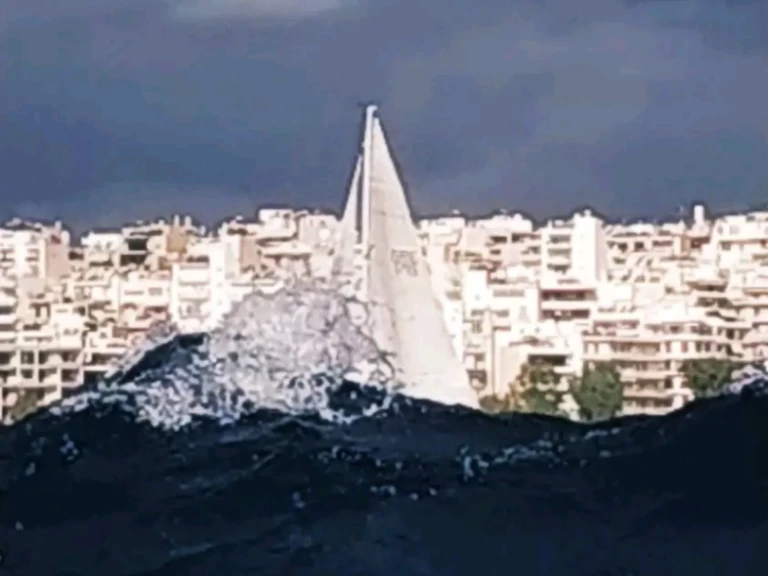 Pronájem lodi Atény lákavé ceny Grand Soleil 37 Race