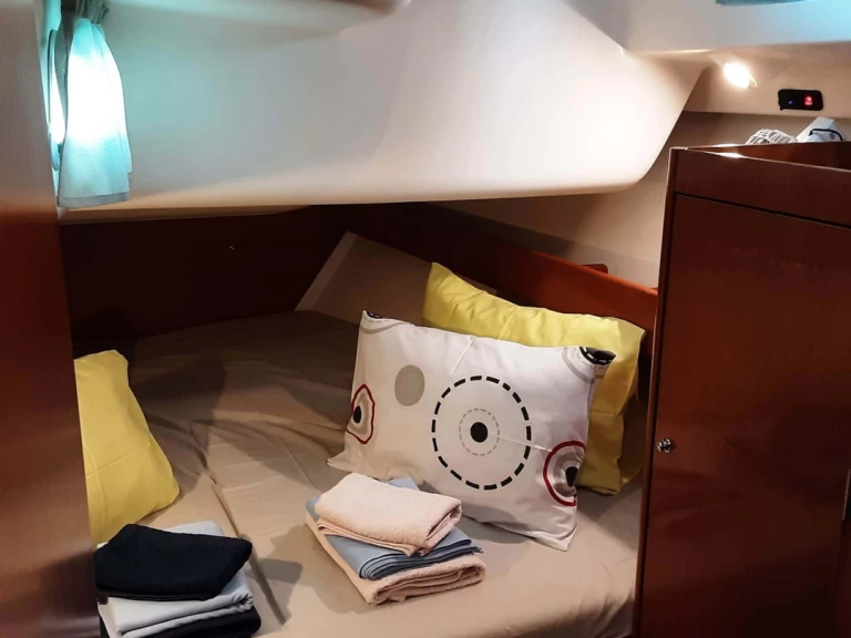 Pronájem lodi Salamína lákavé ceny Cyclades 43.4