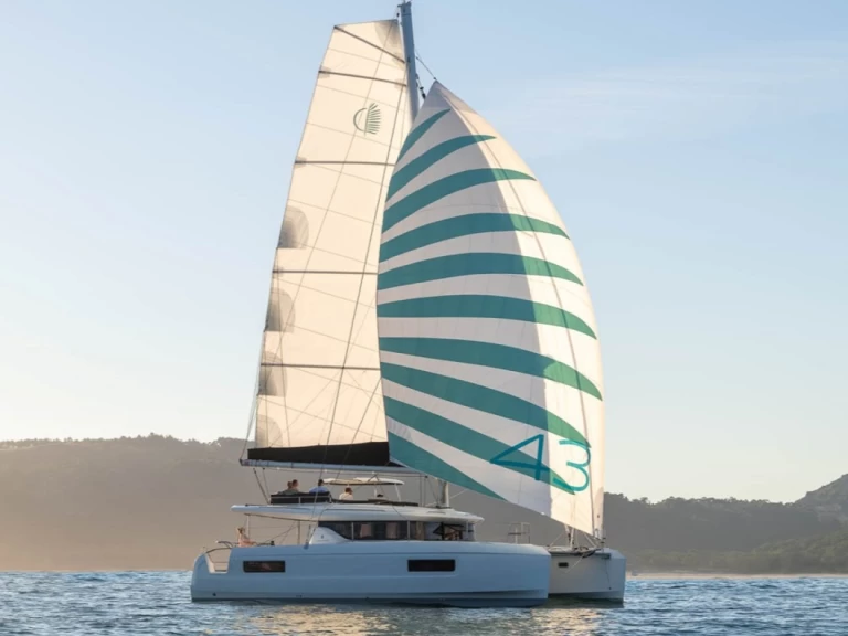 Lagoon Lagoon 43 jednotlivci a charterové společnosti v Benítses