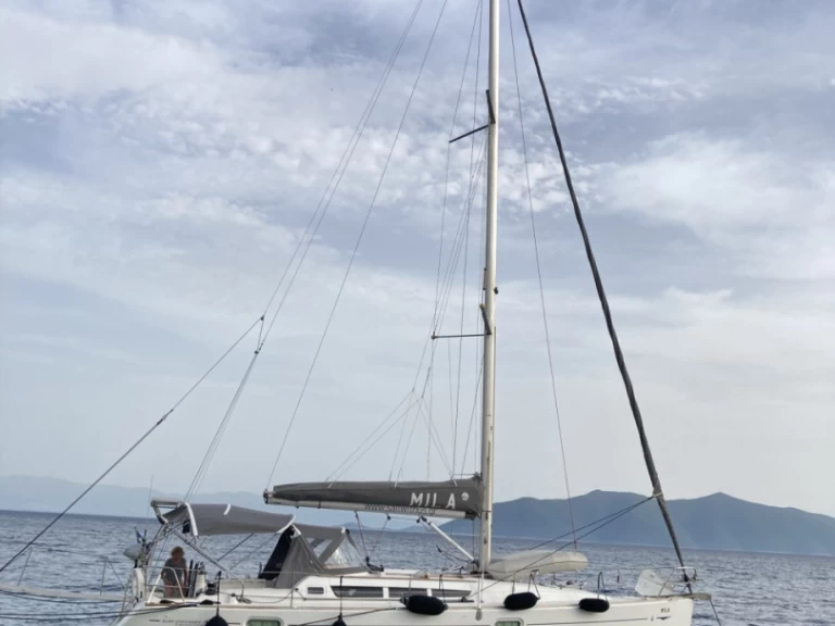 Jeanneau Sun Odyssey 42i jednotlivci a charterové společnosti v Deme of Volos