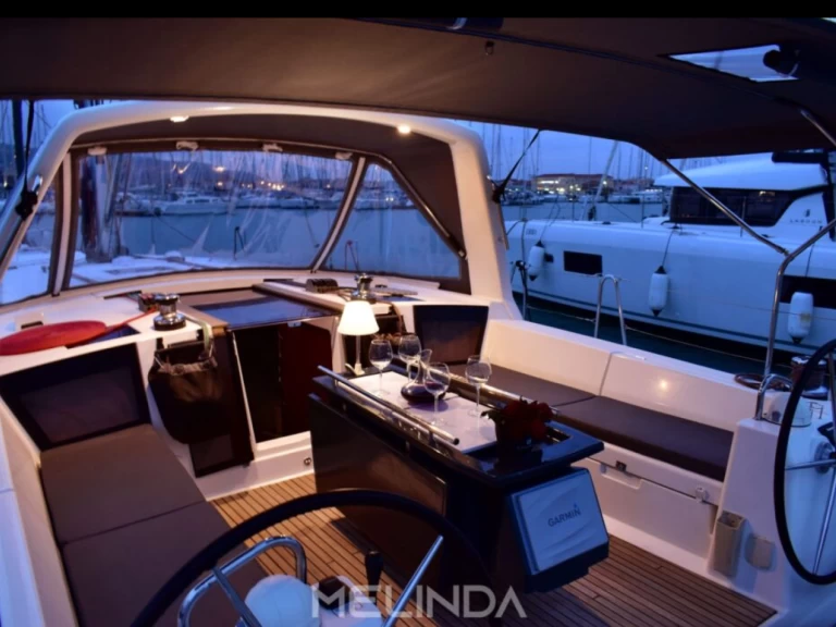 Bénéteau Oceanis 45 jednotlivci a charterové společnosti v Lefkáda