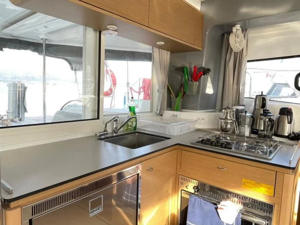 Pronajmout Katamarán se skipperem či ne Excess v Fethiye