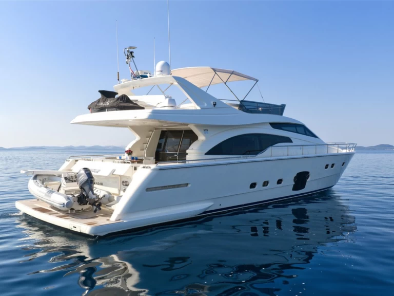 Ferretti Ferretti Yachts 681 jednotlivci a charterové společnosti v Split