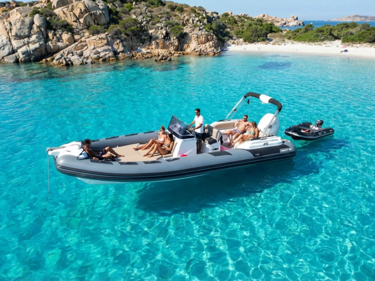 Pronájem lodi Porto Cervo lákavé ceny Clubman 26