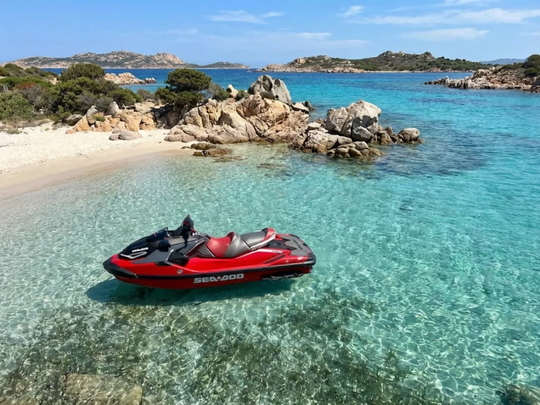 Pronájem lodi Porto Cervo lákavé ceny Rxt 325 RS