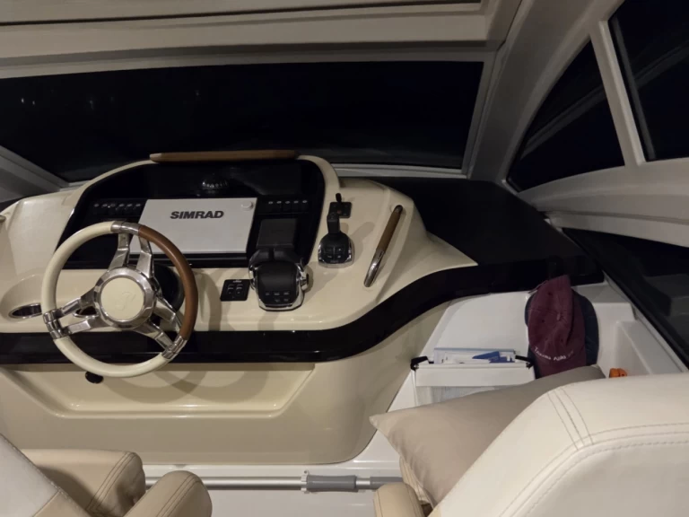 Pronajmout si Bénéteau Gran Turismo 40 v Porto-Vecchio