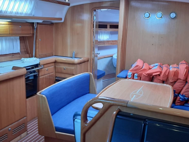 Pronajmout Plachetnice se skipperem či ne Bavaria v Trogir