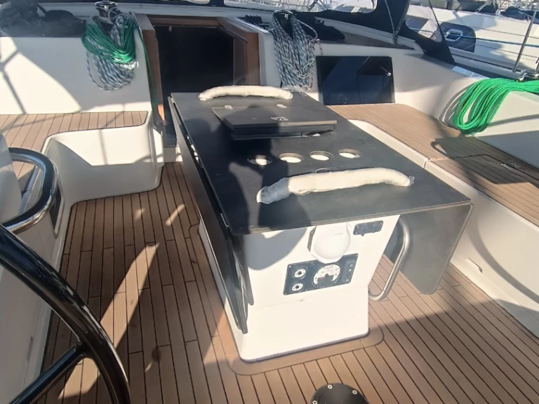 Pronájem Plachetnice D&D Yacht s licencí